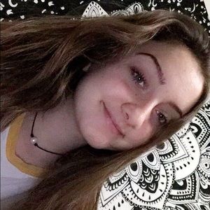 Meet your Posher, Holly